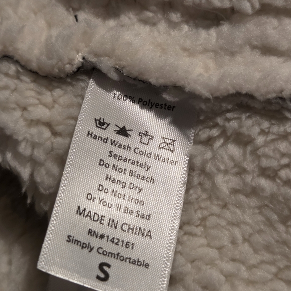 Marlow Faux Shearling Vest - Picture 7 of 7